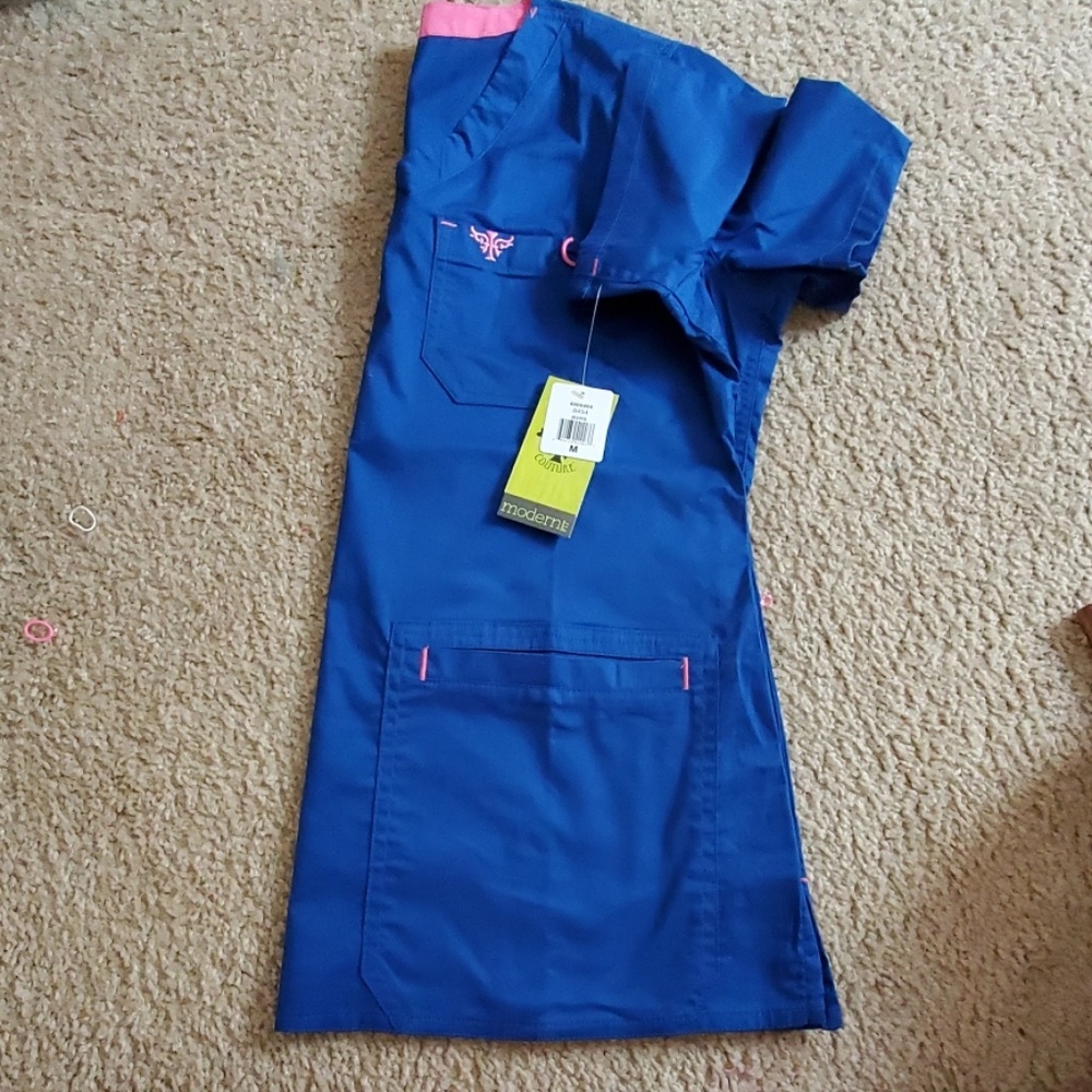 Scrub top